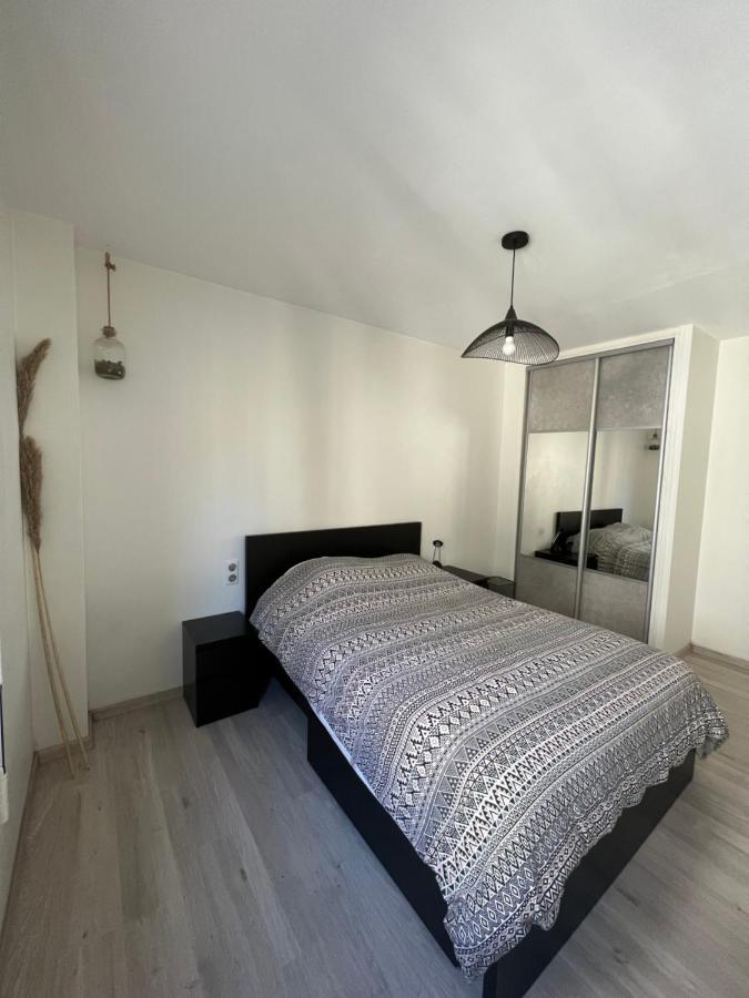 Superbe Appartement Centre Ville นีมส์ ภายนอก รูปภาพ