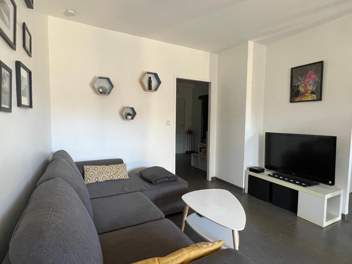 Superbe Appartement Centre Ville นีมส์ ภายนอก รูปภาพ